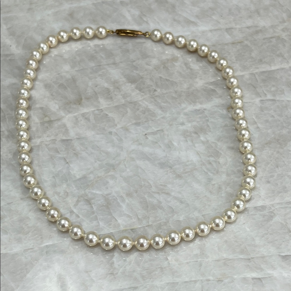 Elegant Costume Pearl Necklace